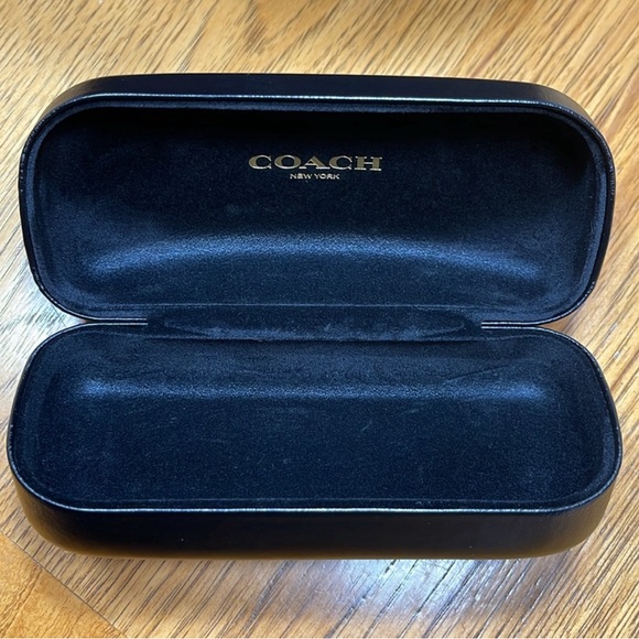 COACH Like New Square Sunglasses in Caramel. OS. - Picture 7 of 10